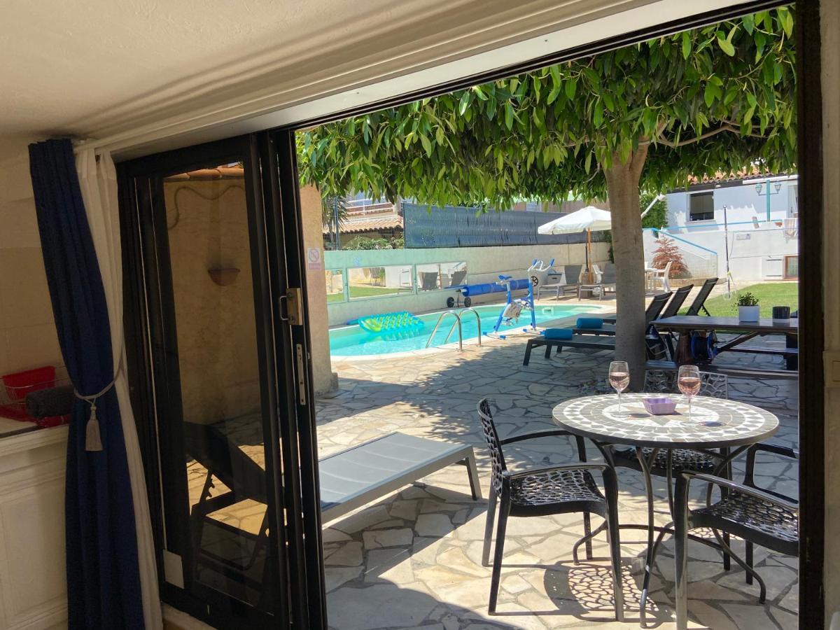 Debbie's Crew House Hostel Antibes