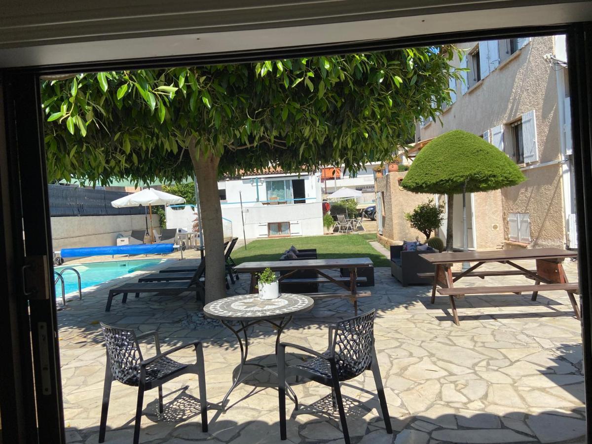 Debbie's Crew House Antibes